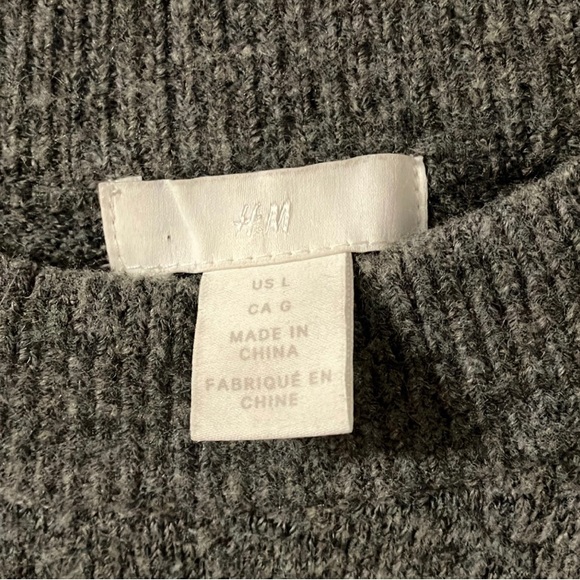 H&M Holiday sweater - Picture 3 of 4